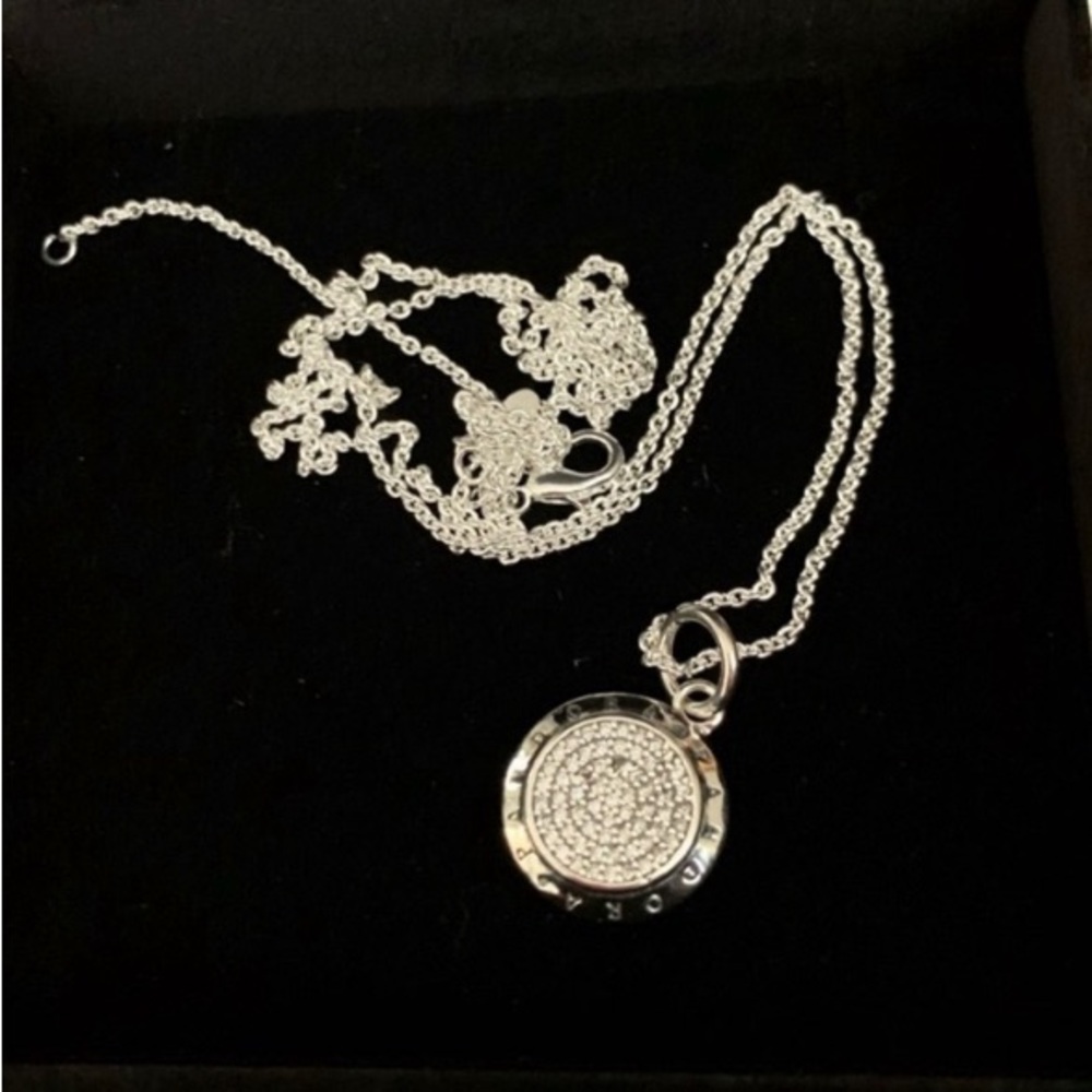Pandora circle crystal pendant necklace 100% Authentic